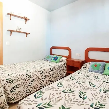 شقة 3 Bedroom Gorgeous In Benicasim بينيكاسّين